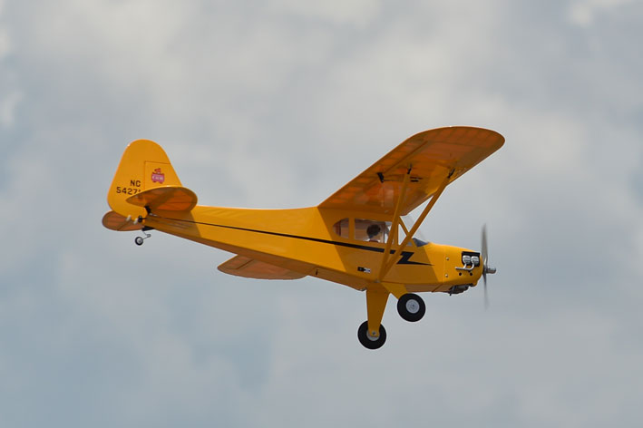 Aeromodelo Piper Avião De Cont…